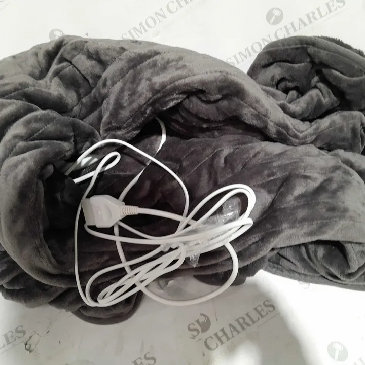 COZEE HOME HEATED BLANKET IN CHARCOAL 4500040Simon Charles Auctioneers