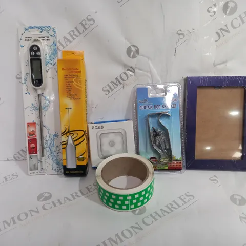 BOX OF APPROXIMATELY 10 ASSORTED ITEMS TO INCLUDE - DIGITAL THERMOMETER - MINI HAND MIXER - CURTAIN ROD BRACKET ECT