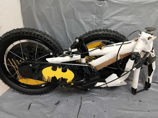 BATMAN 2022 16" BIKE BLACK - COLLECTION ONLY