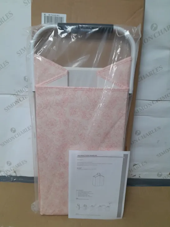 EASY CARRY HAMPER IN PALE PINK FLORAL