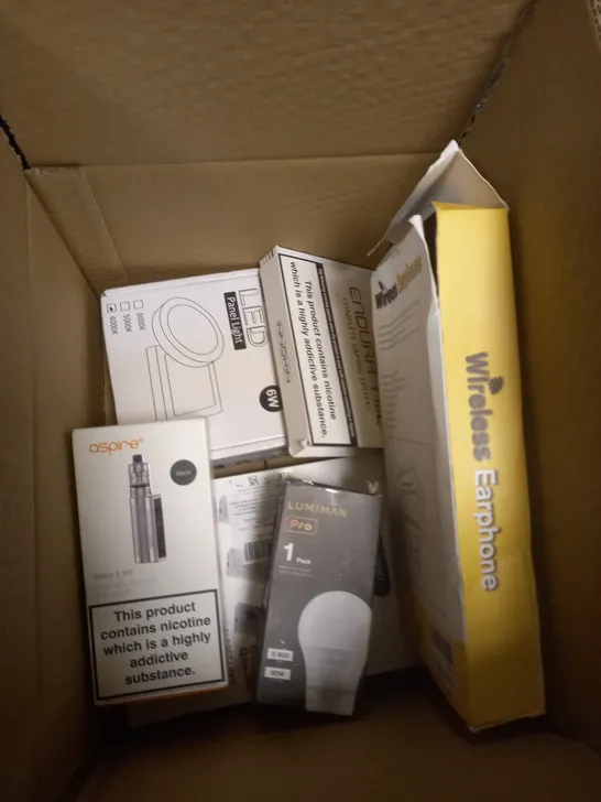 BOX OF APPROXIMATELY 5 ASSORTED ITEMS TO INCLUDE E-CIGARETTE, WIRELESS EARPHONE, LIGHT BULB ETC