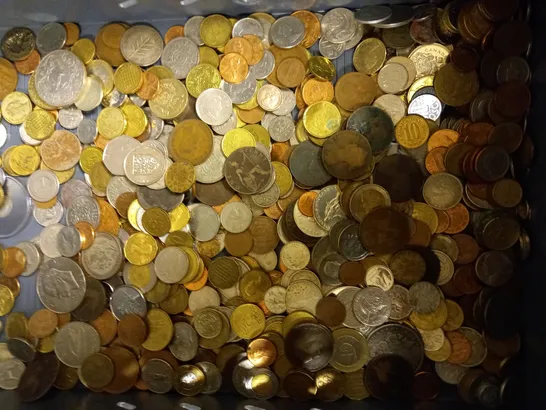 LOT OF APPROXIMATELY 150 ASSORTED COINS