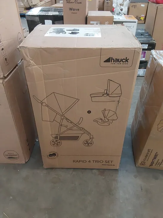 BOXED HAUCK RAPID 4 TRIO SET IN GREY - STROLLER SET (1 BOX)