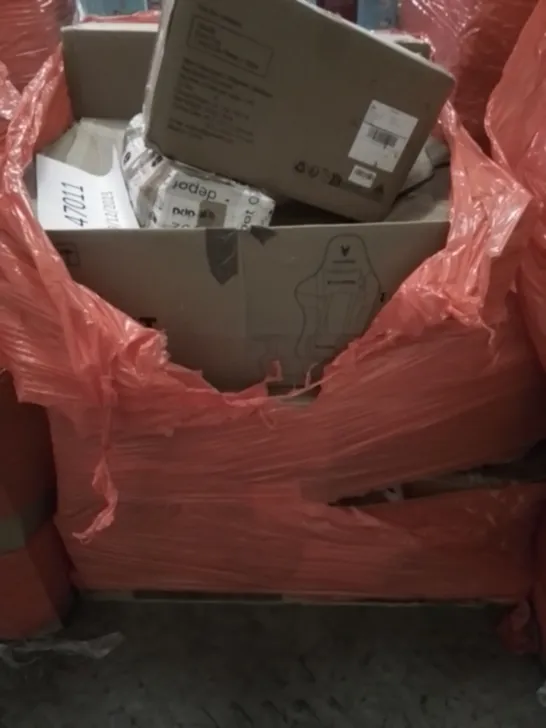 PALLET OF APPROXIMATELY ASSORTED HOUSEHOLD ITEMS TO INCLUDE GAMING CHAIRS,  DUMBELLS AND CLOCKS 