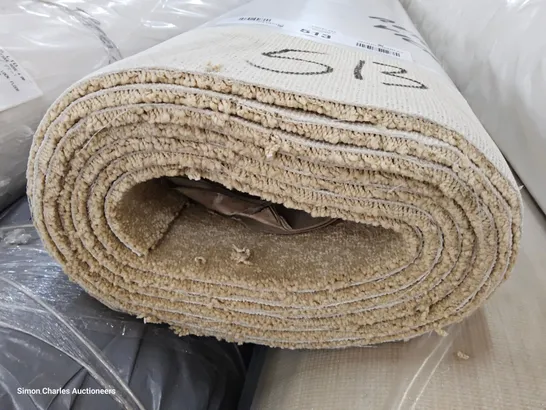 ROLL OF QUALITY AURA SAND DUNE CARPET APPROXIMATELY 4M × 4.4M