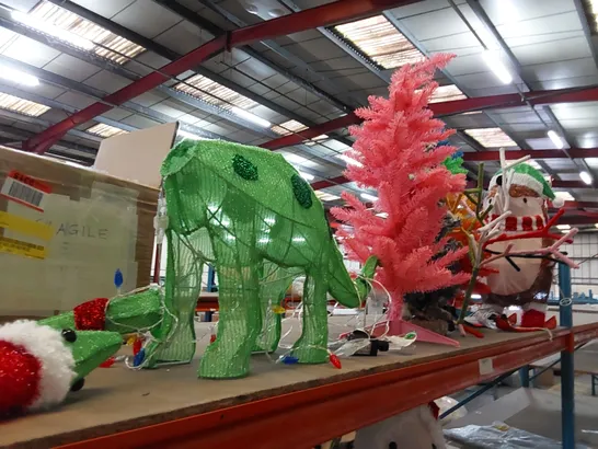 LOT CONTAINING APPROXIMATELY 7 OUTDOOR CHRISTMAS DECORATIONS INCLUDING: ARTIFICIAL CHRISTMAS TREE'S, SKIING HEDGEHOG, CHRISTMAS DINOSAUR 