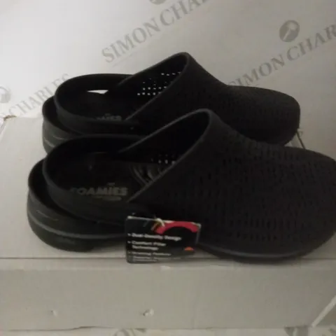 SKETCHERS FOAMIES SLIDERS BLACK SIZE 5