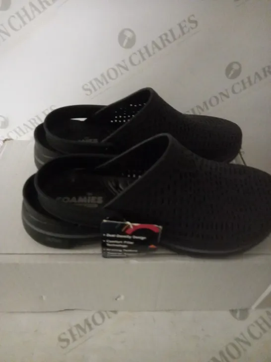 SKETCHERS FOAMIES SLIDERS BLACK SIZE 5