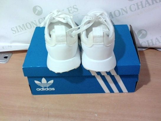 BOXED PAIR OF ADIDAS TRAINERS SIZE 9