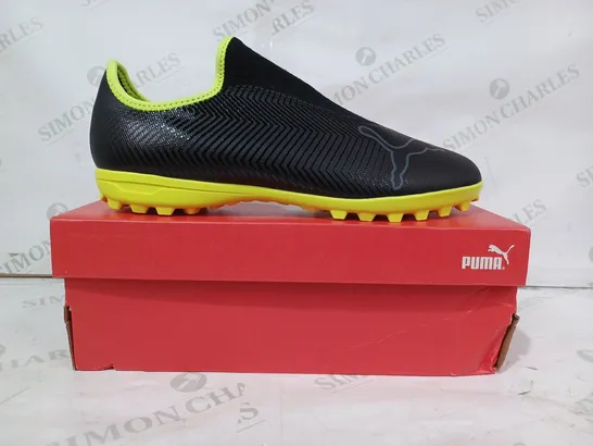 BOXED PAIR OF PUMA FINESSE SLIP-ON SHOES IN BLACK/YELLOW UK SIZE 11