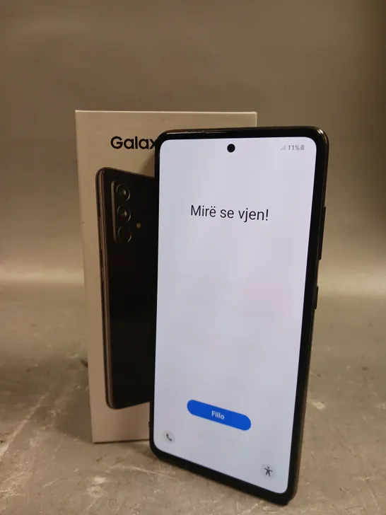 BOXED SAMSUNG GALAXY A52 SMARTPHONE 