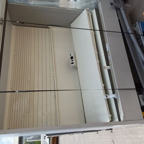 TALL COMMERCIAL REFRIGERATED SELF SERVE DISPLAY UNIT 