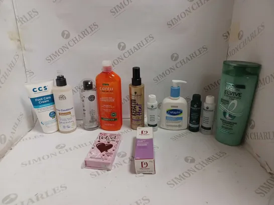 LOT OF APPROXIMATELY 20 ASSORTED COSMETIC GOODS TO INCLUDE: THE BODY SHOP TEA TREE, BEAUTY BLENDERS, AND LIP ENLARGER SET ETC.