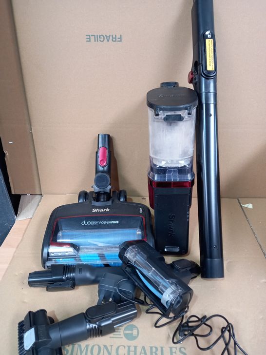 SHARK CORDLESS VACUUM IZ300UKT