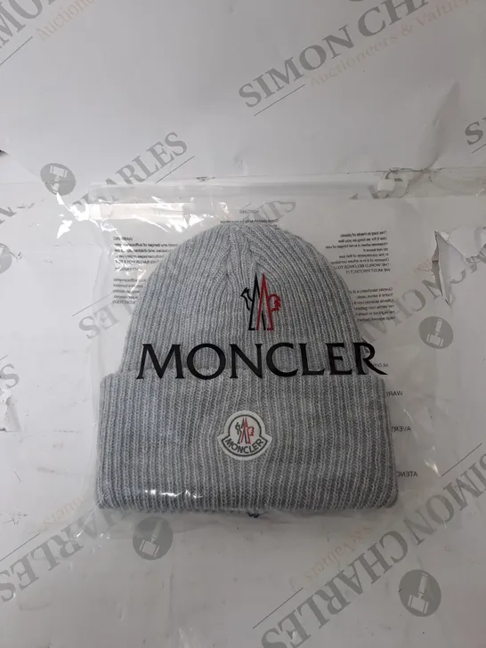 GREY MONCLER BEANIE HAT 