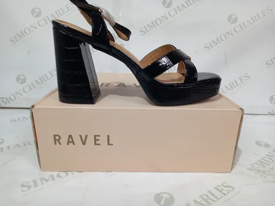 BOXED PAIR OF RAVEL OPEN TOE BLOCK HEELS IN BLACK UK SIZE 6