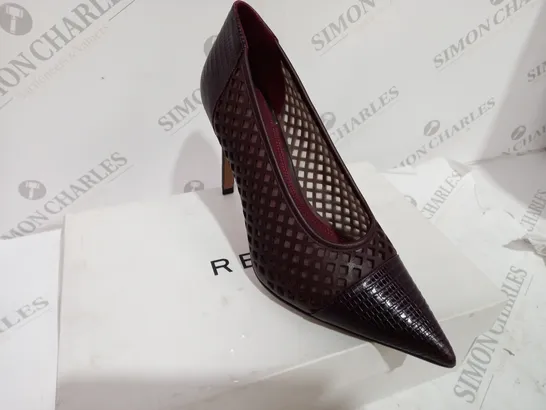 BOXED REISS CLOVER LIZARD STYLE POMEGRANATE COLOURED HEELS - SIZE 6