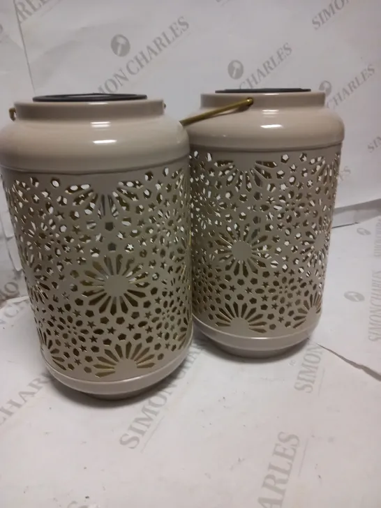 GARDEN REFLECTIONS SET OF 2 PATTERNED SOLAR LANTERNS, FLOWER