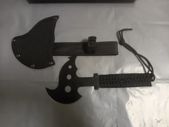 BOXED KOMBAT THROWING AXE