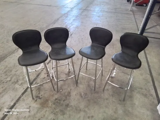 A BOX OF 4 DESIGNER QUALITY LEATHER UPHOLSTERED CHROME LEGS BAR STOOLS 