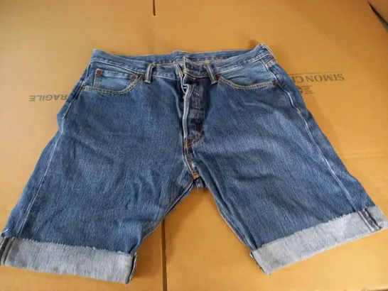 LEVIS 501 DENIM SHORTS - W34 L30