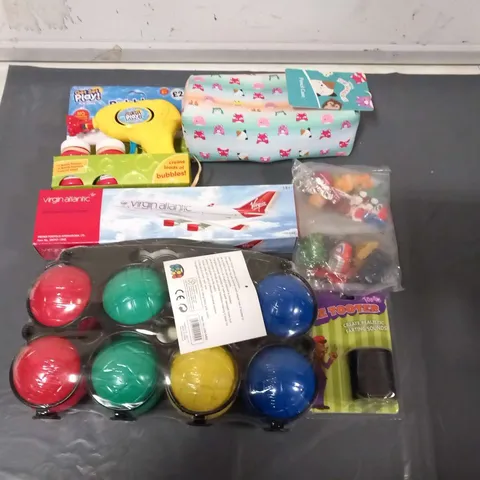 ASSORTED TOYS AND ACCESSORIES TO INCLUDE; BUBBLE SHOOTER, SQUISHMALLOWS PENCIL CASE, FRENCH BOWLS AND LE TOOTER