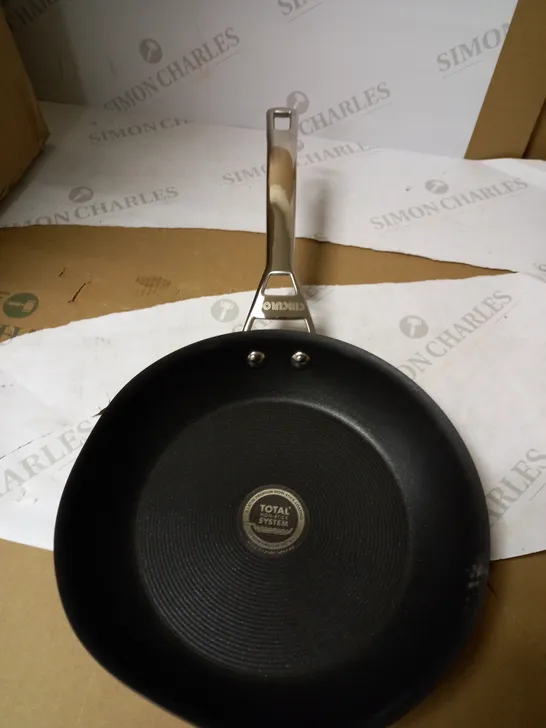 CIRCULON INFINITE NON STICK PAN