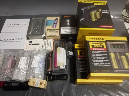 LOT OF APPROXIMATELY 20 ASSORTED VAPING ITEMS TO INCLUDE NITECORE INTELLICHARGERS, INNOKIN AND ENDURA