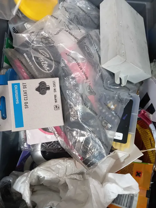 LOT OF ASSORTED CAR/MOTORCYCLE PARTS AND ACCESSORIES 