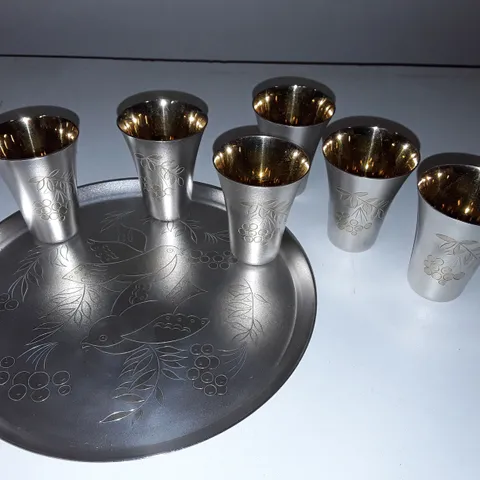 BIRD AND BERRY THEMED METAL TRAY WITH SHOT CUPS