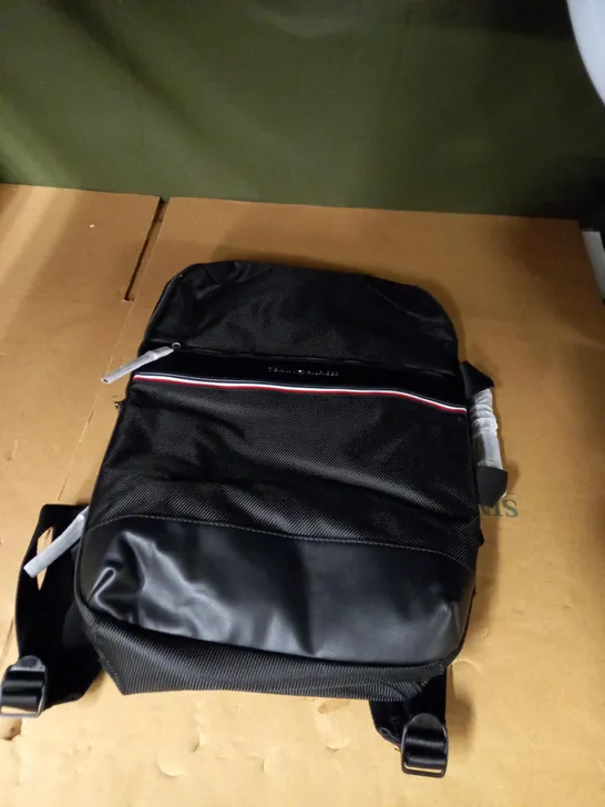 TOMMY HILFIGER BLACK WORK BAG 