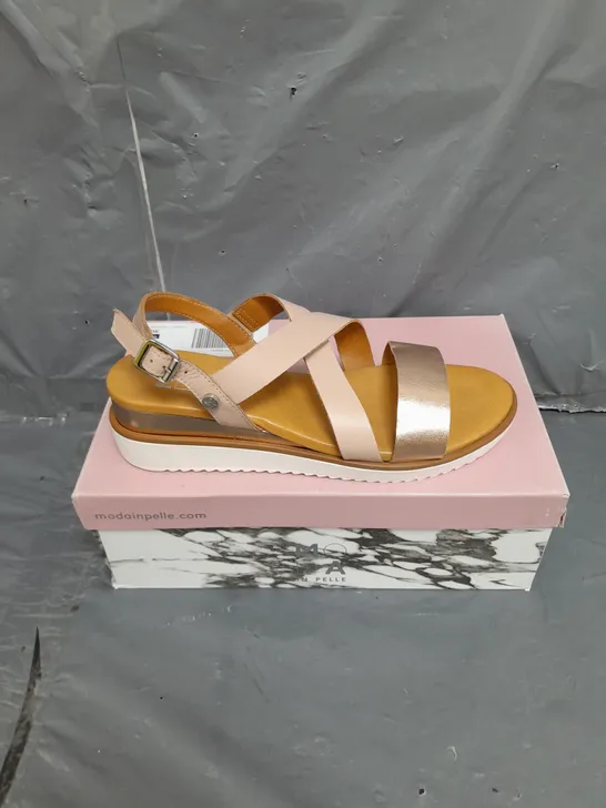 BOXED PAIR OF MODA IN PELLE WEDGE SANDAL WITH CROSS OVER IN CAMEO LEATHER SIZE 6