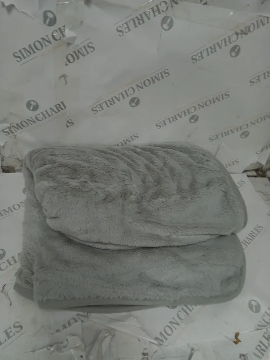 BOXED COZEE HOME VELVETSOFT HEATED THROW IN LIGHT GREY
