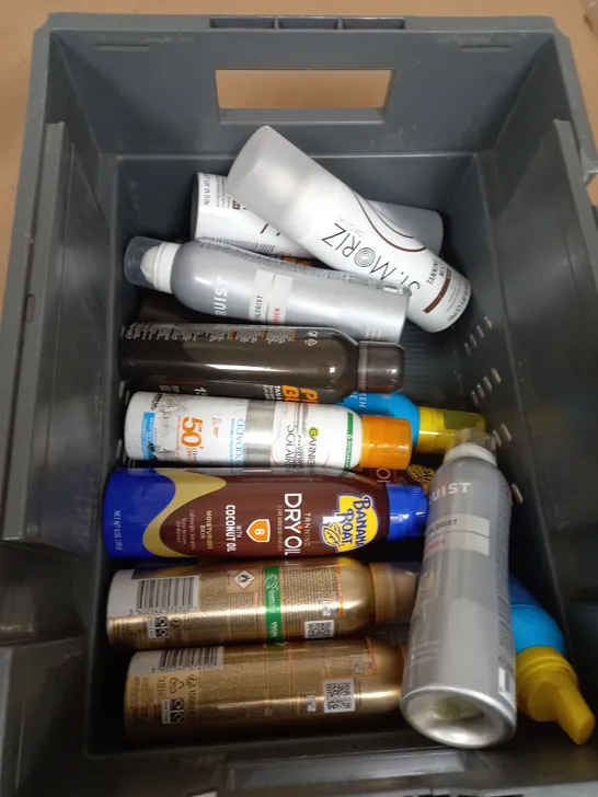 APPROXIMATELY 15 AEROSOL TANNING AND SUNCARE SPRAYS TO INCLUDE GARNIER, PIZ BUIN  AND ST TROPEZ