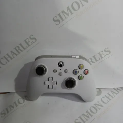 POWERA WIRED XBOX CONTROLLER IN WHITE