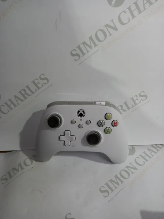 POWERA WIRED XBOX CONTROLLER IN WHITE