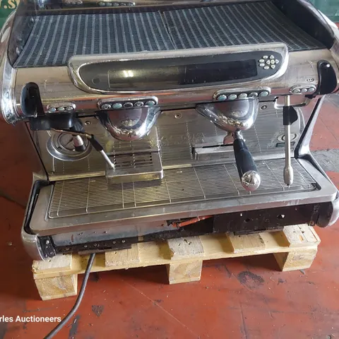 TRADITIONAL FAEMA EMBLEMA COFFEE MACHINE