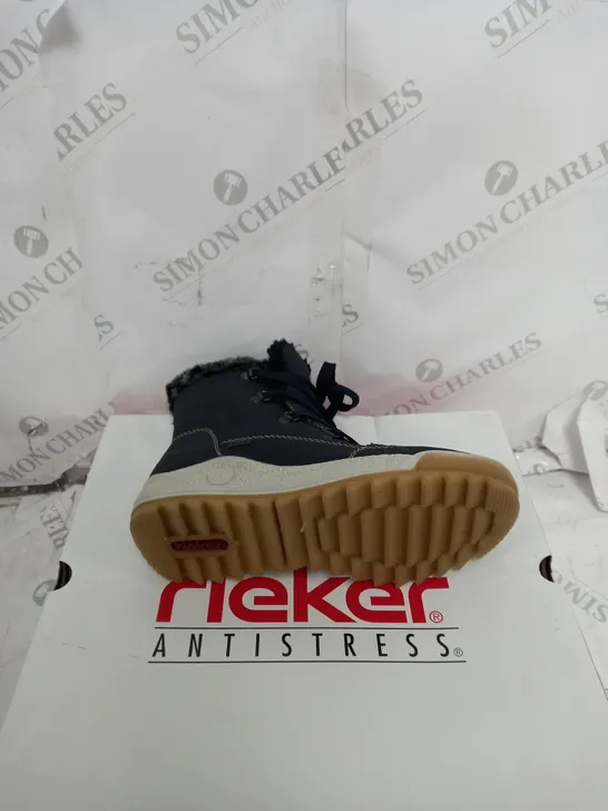 BOXED PAIR OF RIEKER WATER RESISTANT WARM HIKER BOOTS, NAVY -  SIZE 4