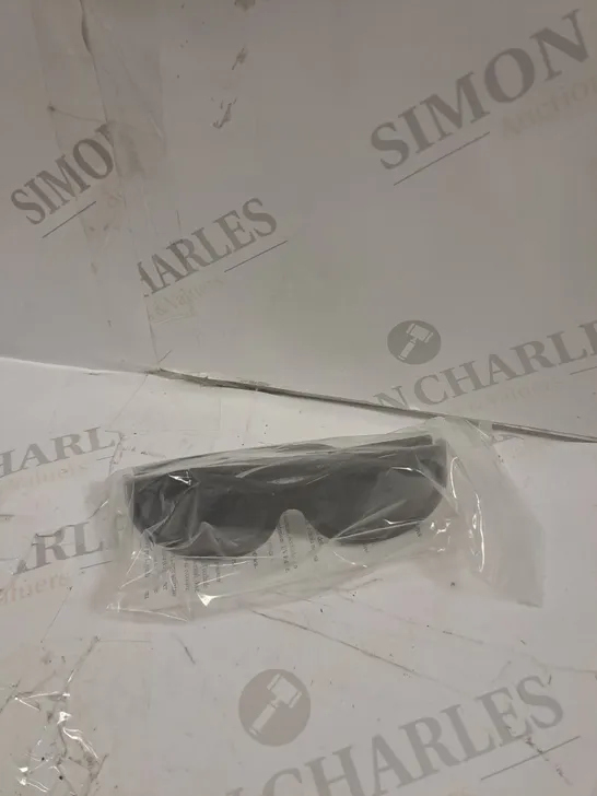 BOX OF 5 ASSORTED SUNGLASSES 