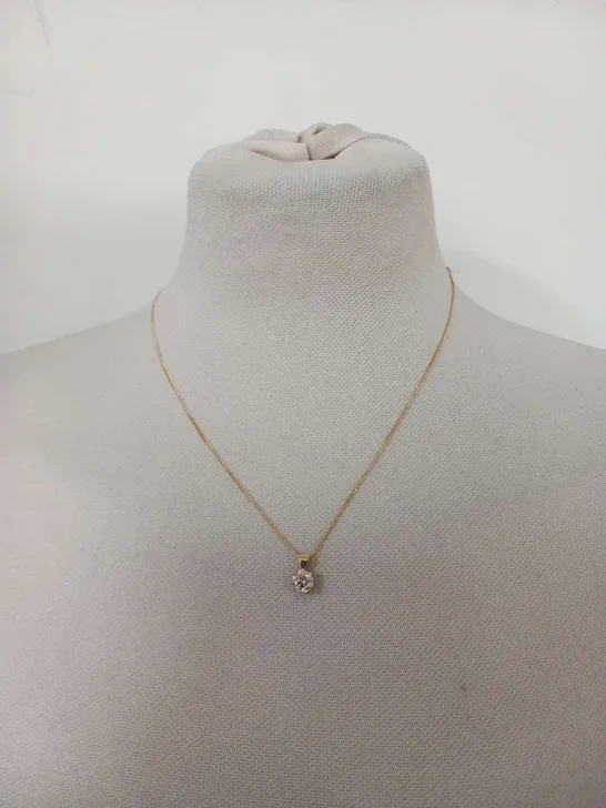 18CT GOLD PENDANT ON CHAIN, SET WITH A NATURAL DIAMOND WEIGHING +1.02CT