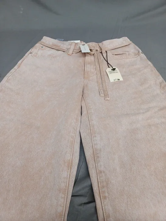 LEVI'S XL STRAIGHT DENIM JEANS IN TAN - SIZE 25W X 31L