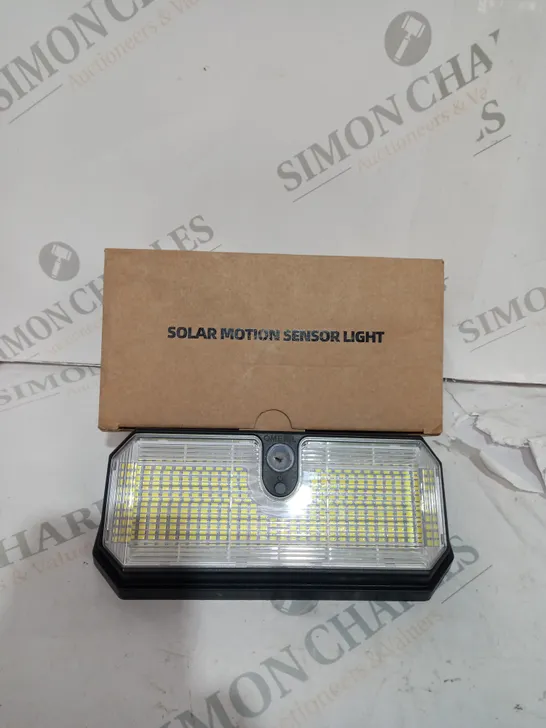 BOXED SOLAR MOTION SENSOR LIGHT