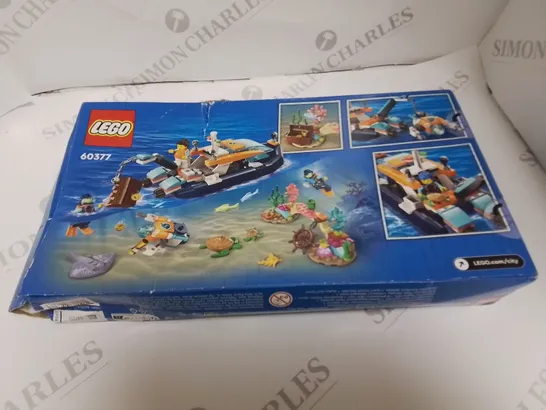 LEGO 60377 DIVING BOAT