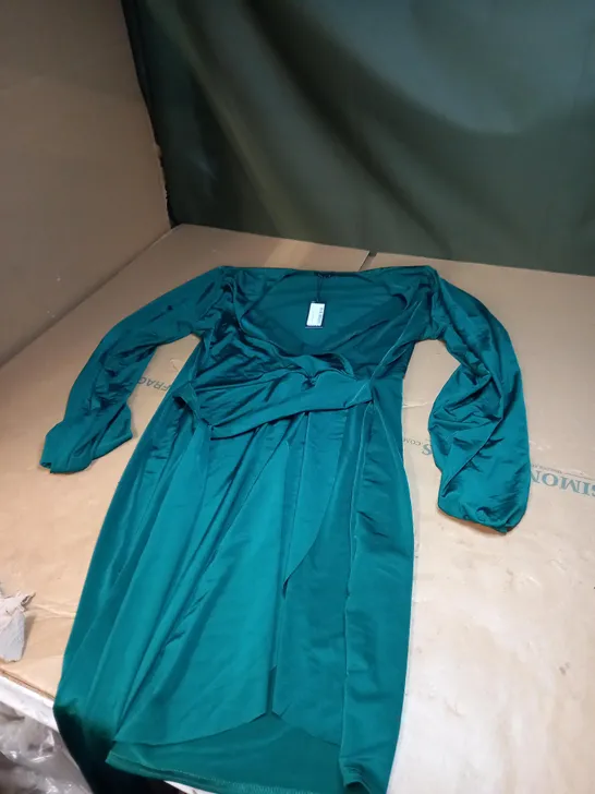 PLUS DISCO SLINKY BELTED WRAP DRESS IN EMERALD SIZE 16