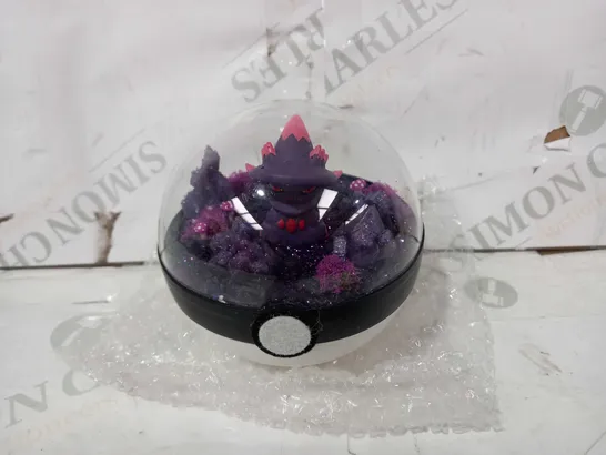 POKÉMON MISMAGIUS POKÉBALL TERRARIUM