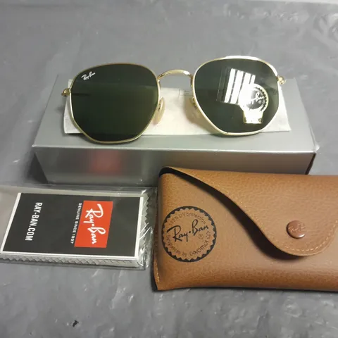 BOXED PAIR OF RAY BAN GLASSES WITH G-15 LENS