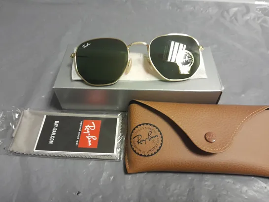 BOXED PAIR OF RAY BAN GLASSES WITH G-15 LENS