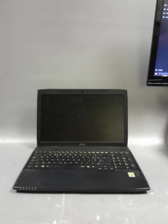 FUJITSU LIFEBOOK A544OM8321GB BLACK