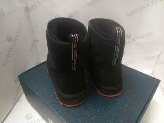 EMU AUSTRALIA BOXED MINI BOOT - SIZE 7