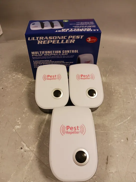 BOXED ULTRASONIC PEST REPELLER SET